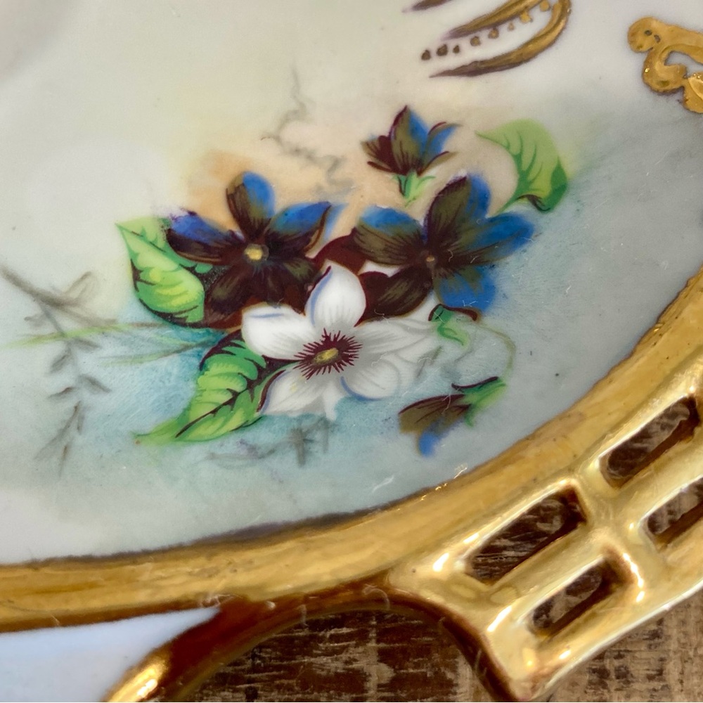 Vintage Ceramic Hand Painted Trinket Dish Signed 1967 Violets Gold Tone - Picture 6 of 13
